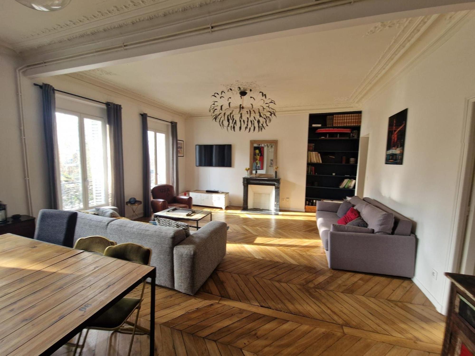 Apartment Parisian Nest 15 Min Adidas Arena & Montmartre *